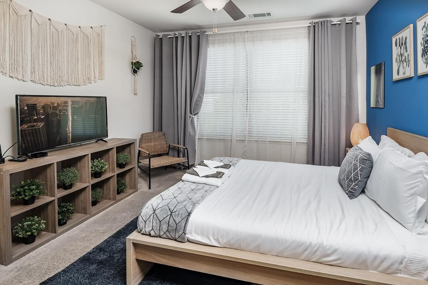 שרלוט Uptown 4Th Ward Luxury Apt Year-Round Pool מראה חיצוני תמונה