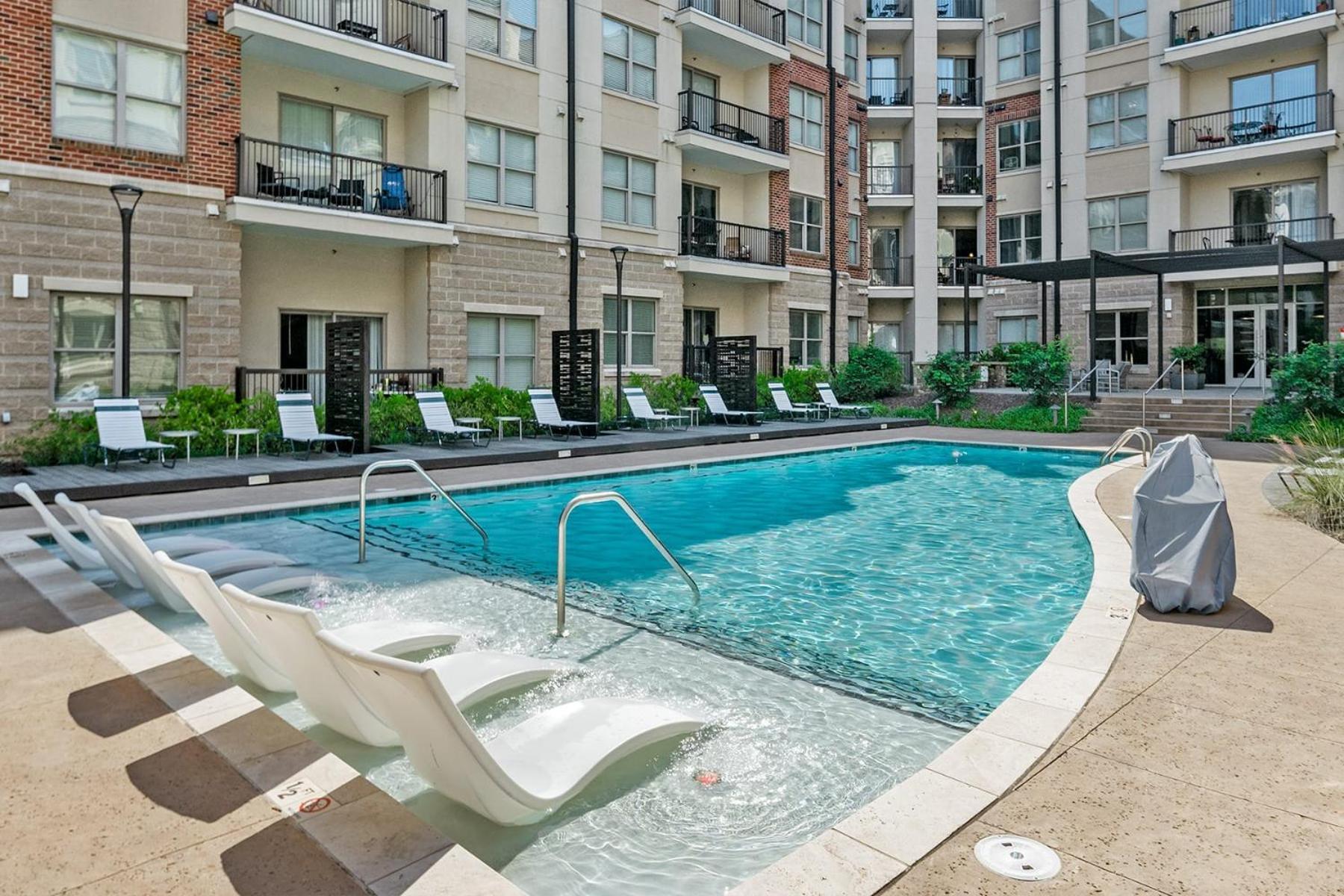 שרלוט Uptown 4Th Ward Luxury Apt Year-Round Pool מראה חיצוני תמונה